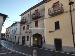 Casa Plurifamiliare in vendita a Calvenzano