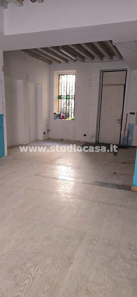 Negozio in affitto a Cremona