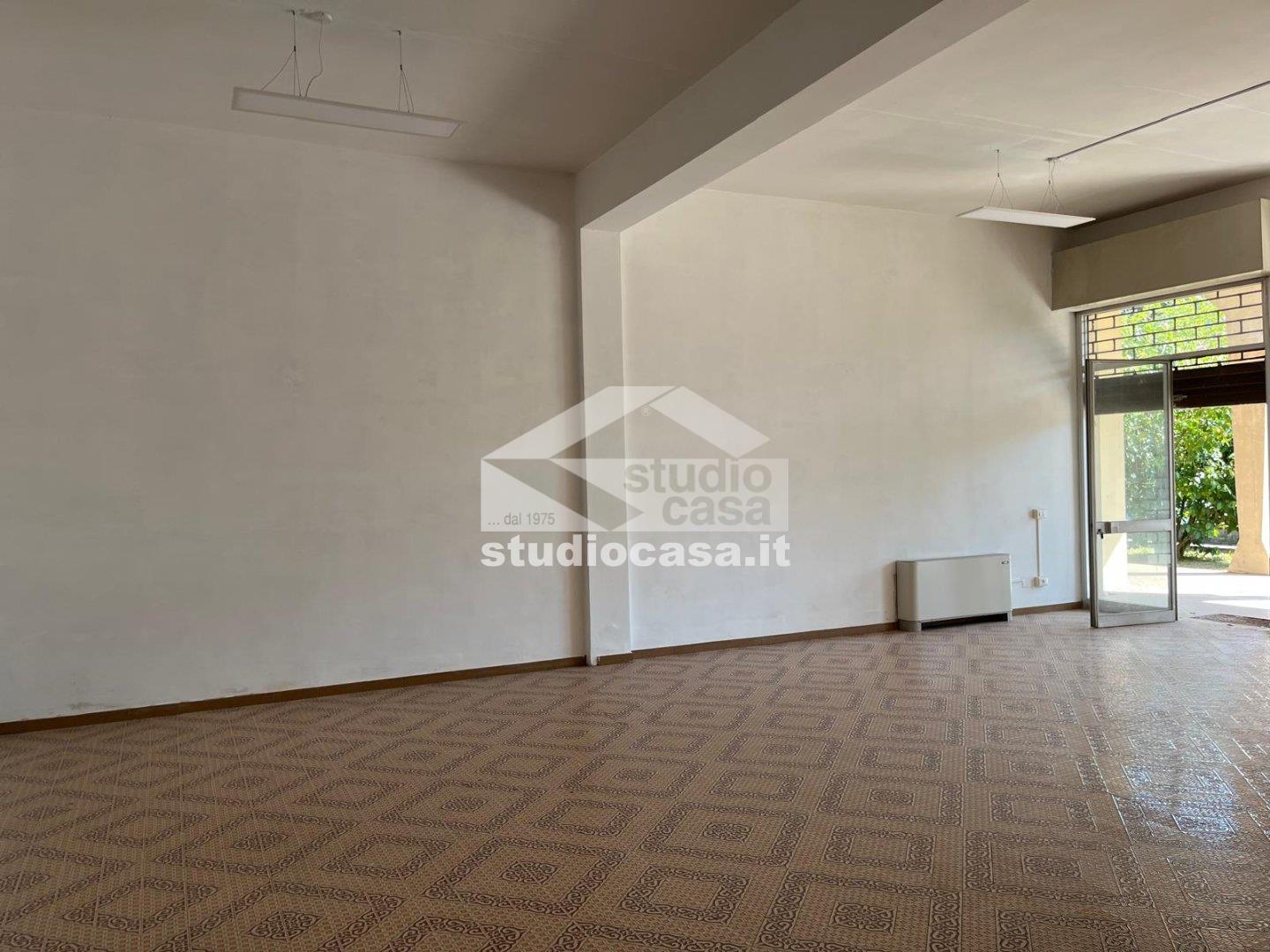 Studio in affitto a Castelverde