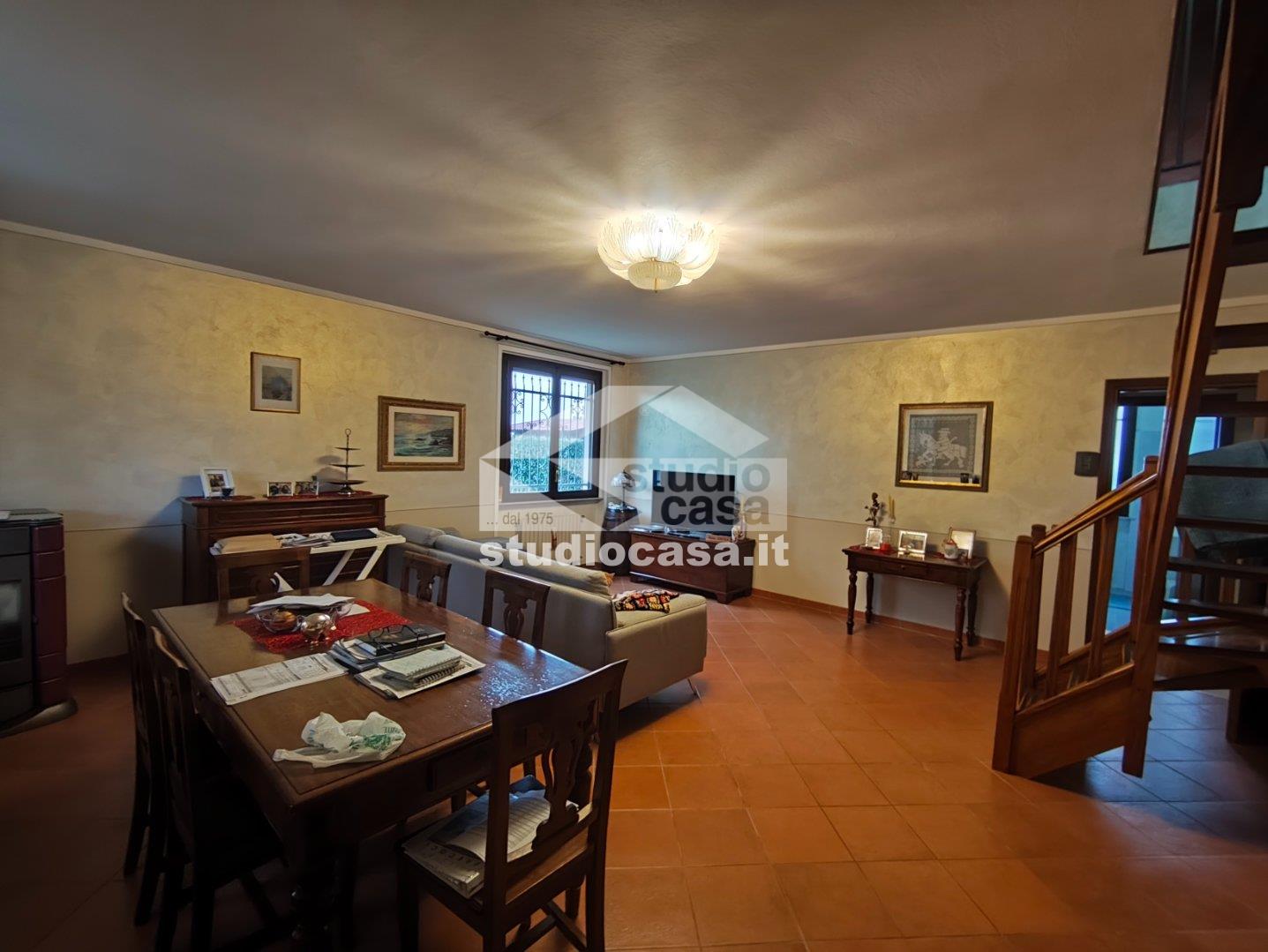 Villa Bifamiliare in vendita a Cappella Cantone