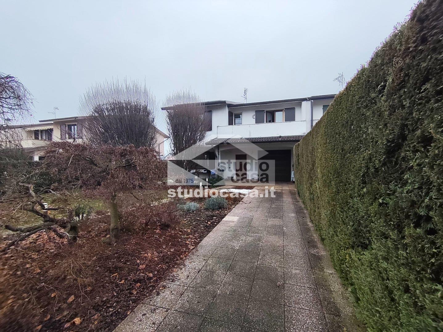 Villa Bifamiliare in vendita a Cappella Cantone