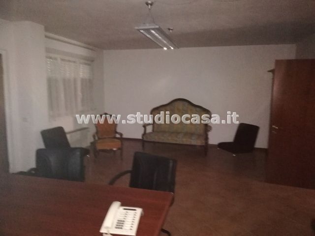 Ufficio in affitto a Castelleone