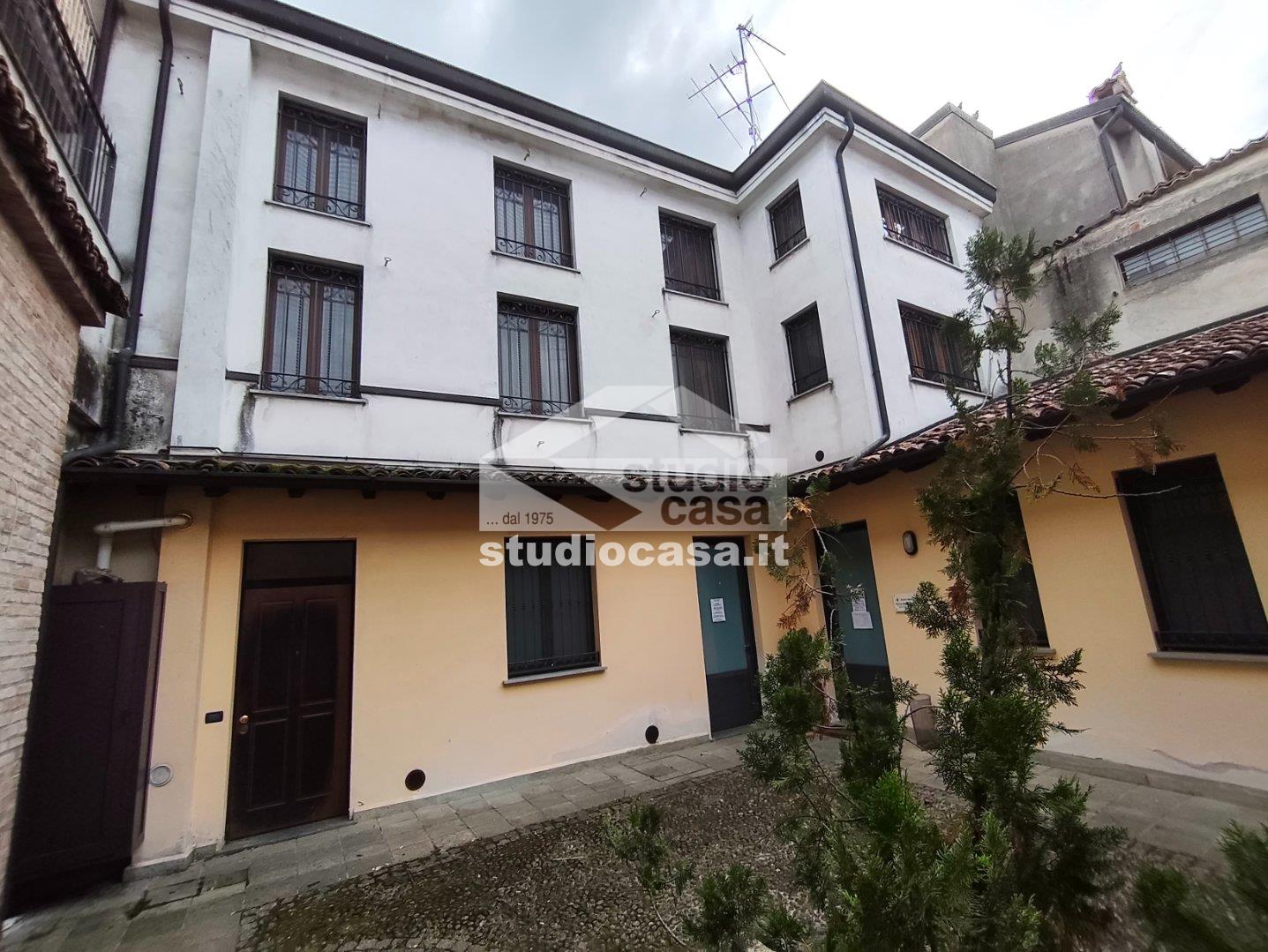 Appartamento in affitto a Castelleone