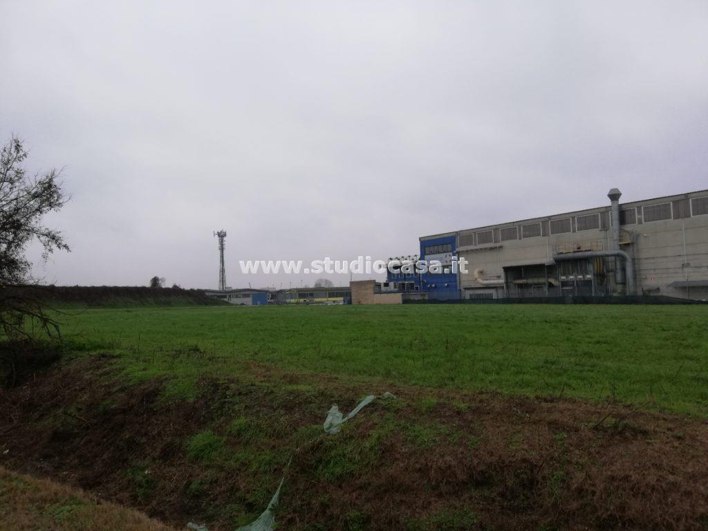 Terreno Artigianale in vendita a Castelleone