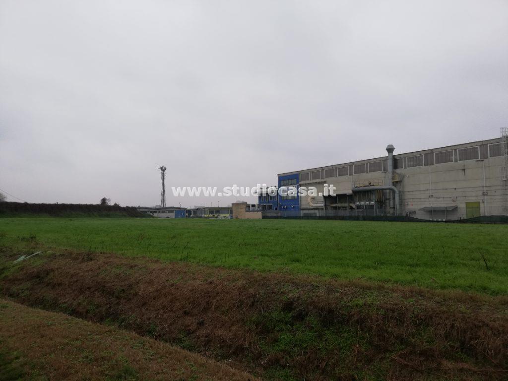 Terreno Artigianale in vendita a Castelleone
