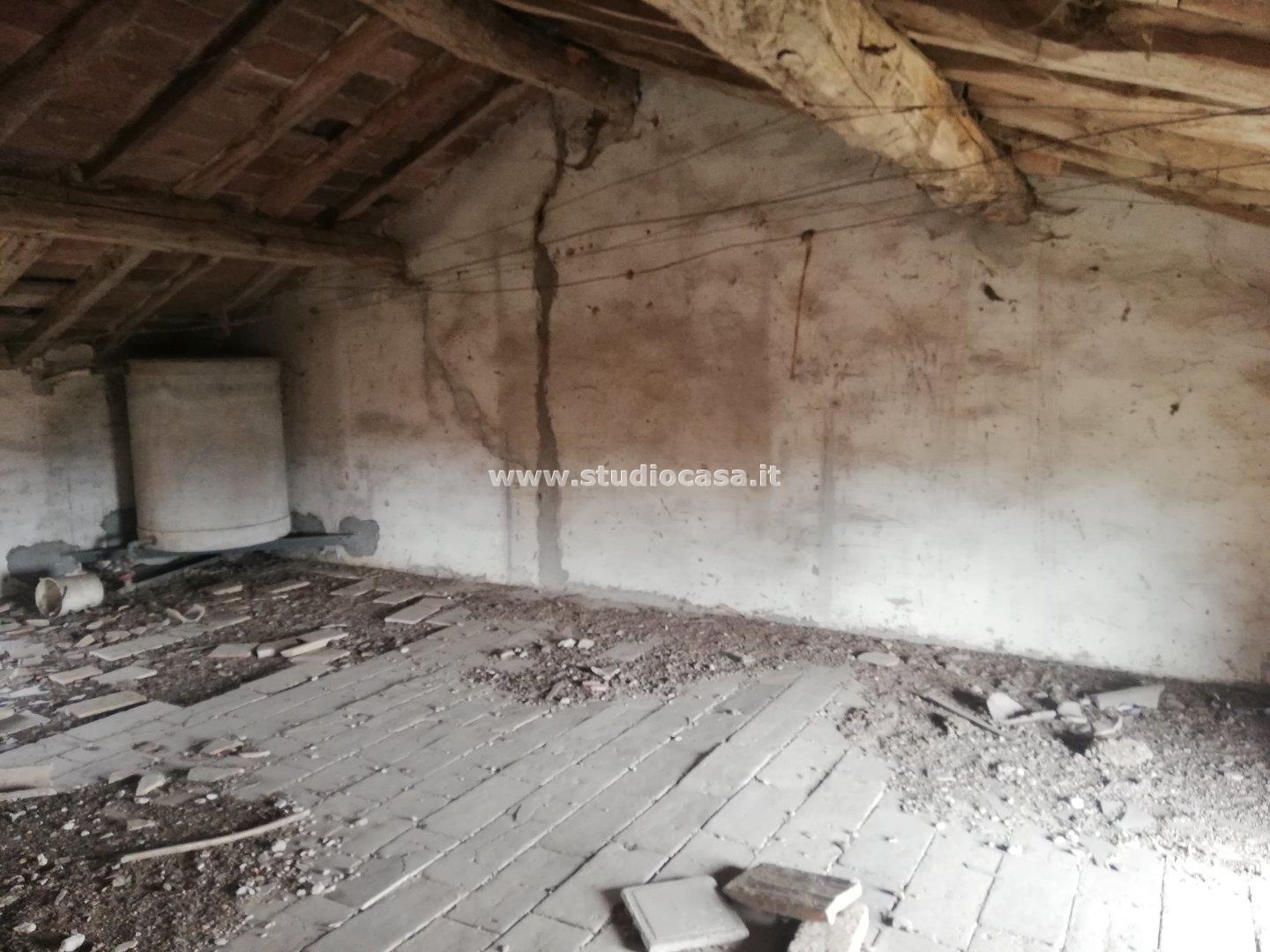 Cascina in vendita a Castelleone