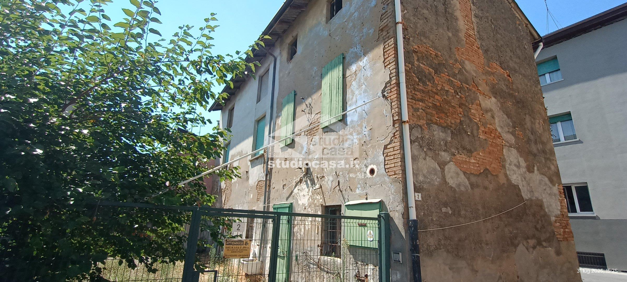 Casa Plurifamiliare in vendita a San Bassano