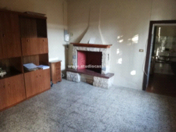 Casa Bifamiliare in vendita a Corte de' Cortesi con Cignone