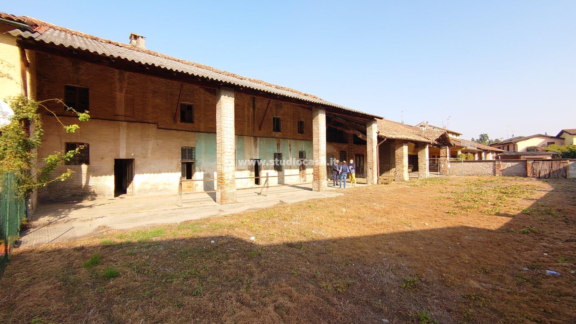 Cascina in vendita a Cremosano