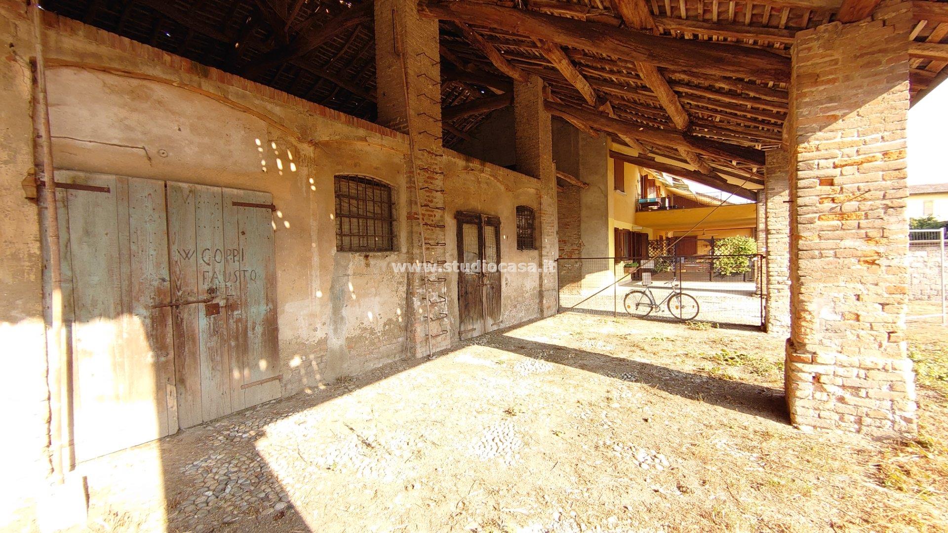 Cascina in vendita a Cremosano