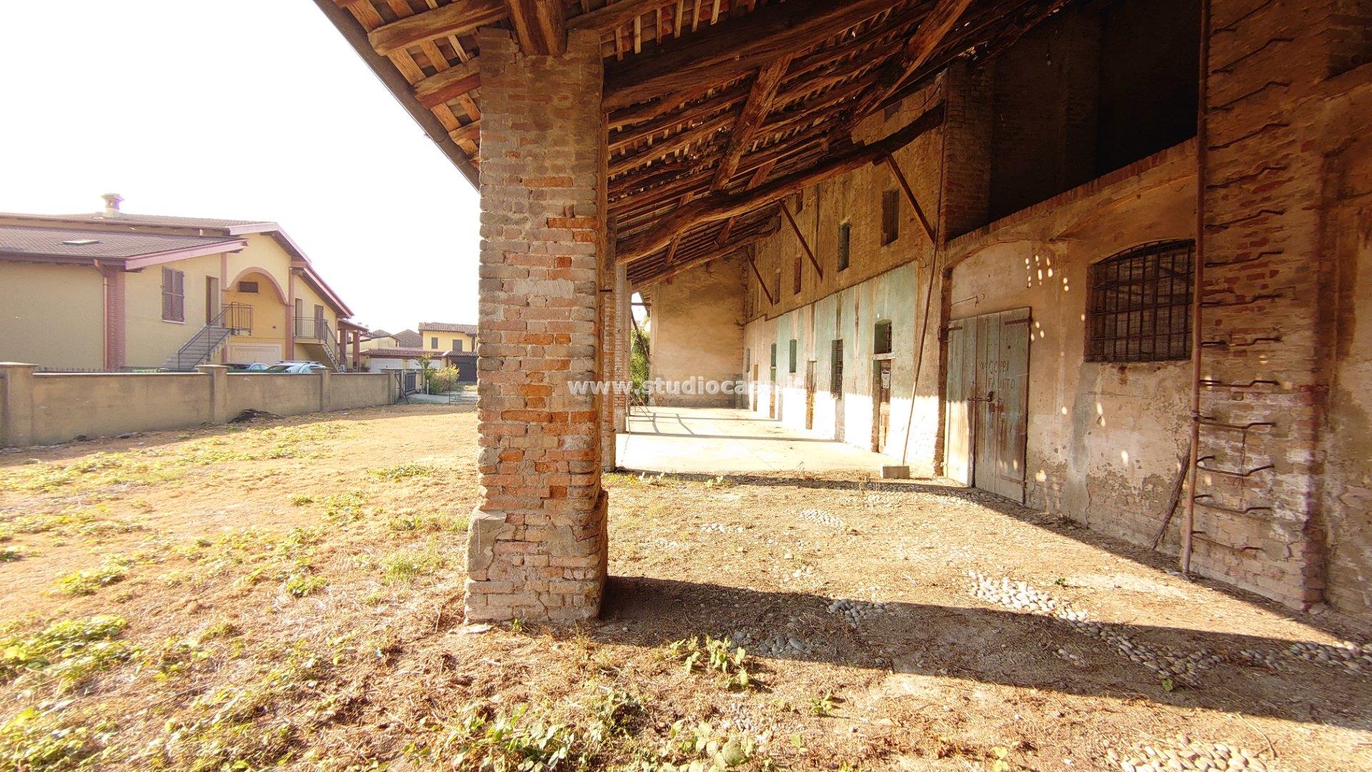 Cascina in vendita a Cremosano