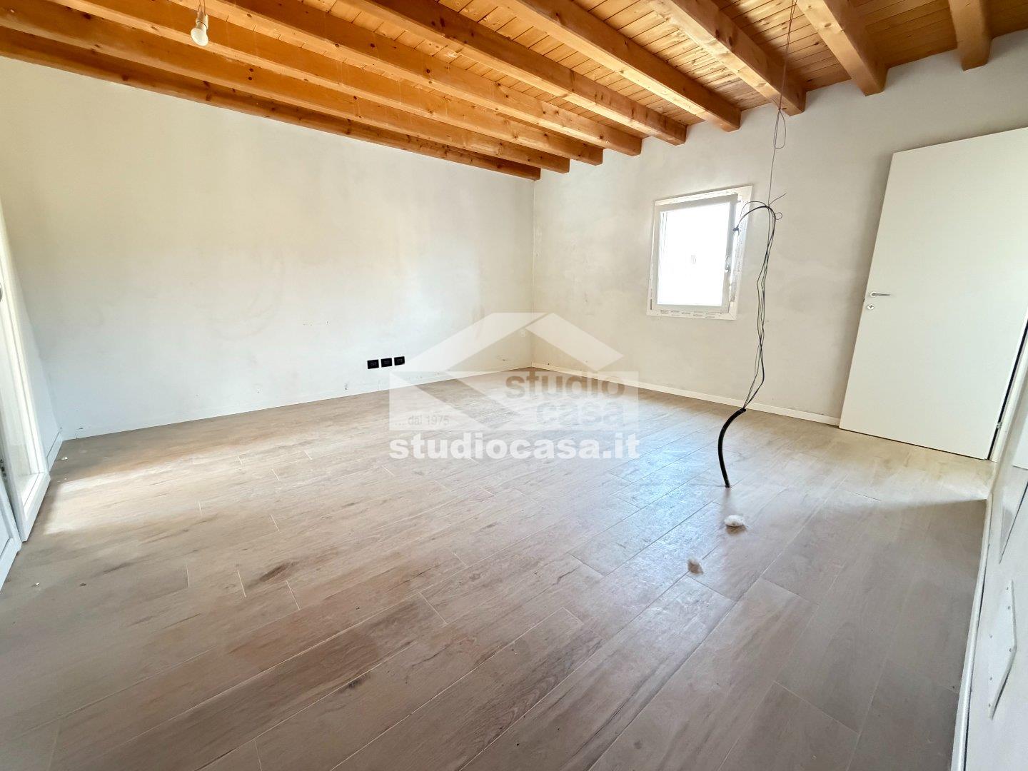 Casa Plurifamiliare in vendita a Crema