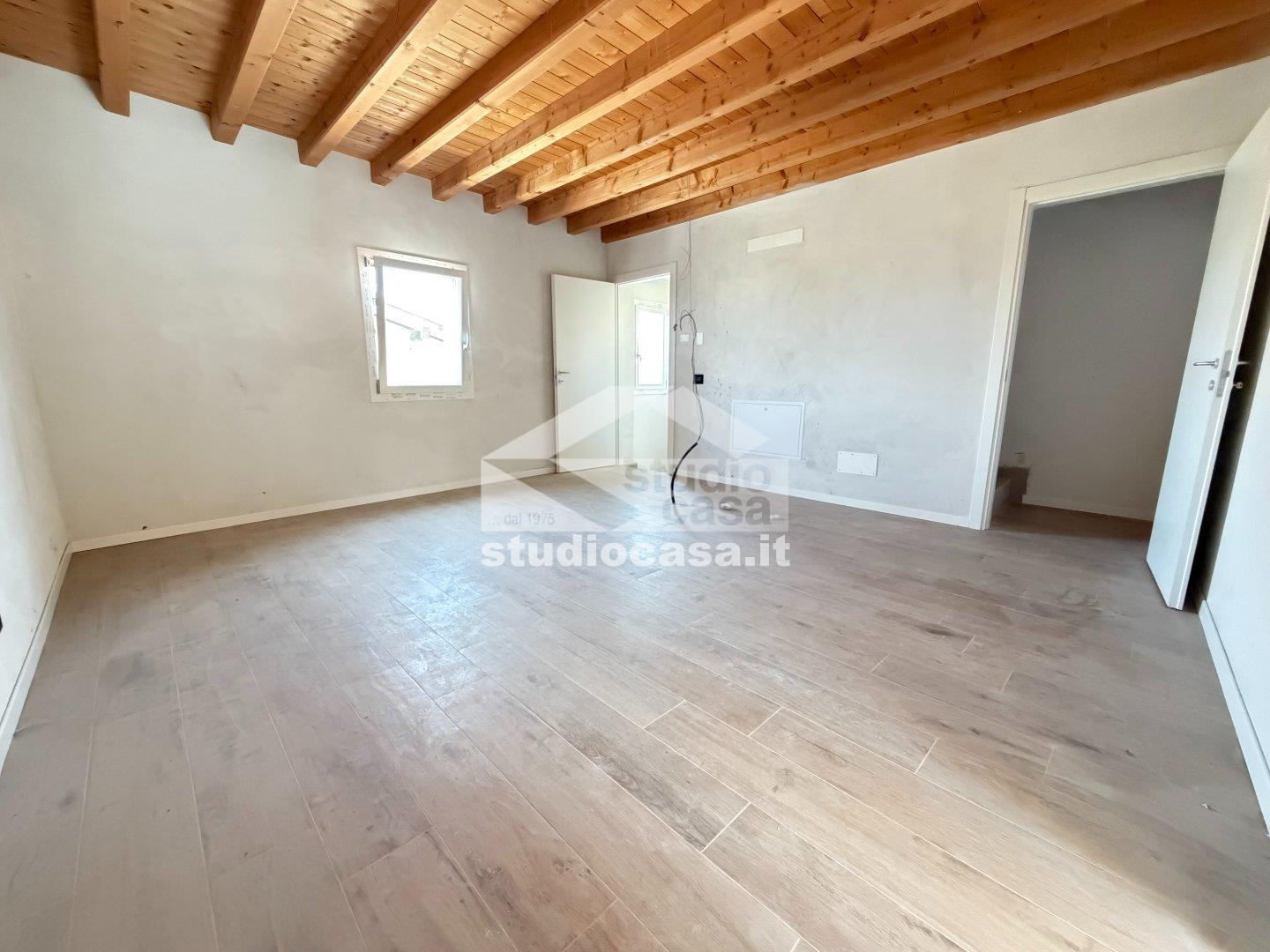 Casa Plurifamiliare in vendita a Crema