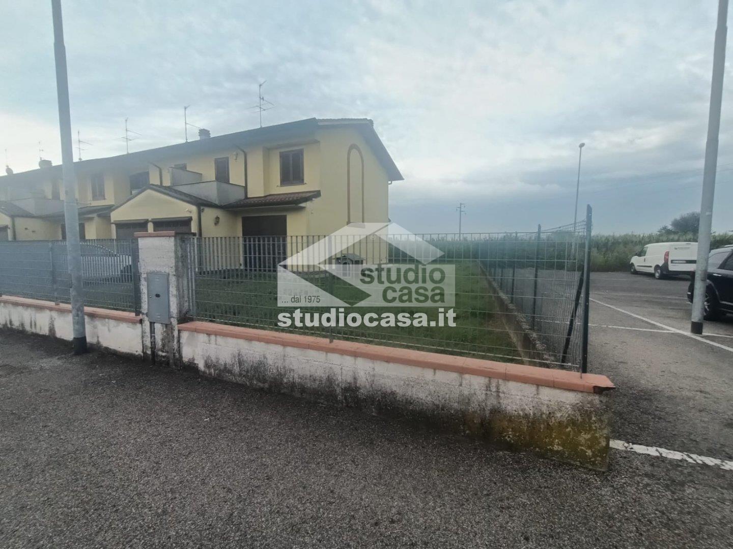 Villa a schiera di testa in vendita a Trigolo