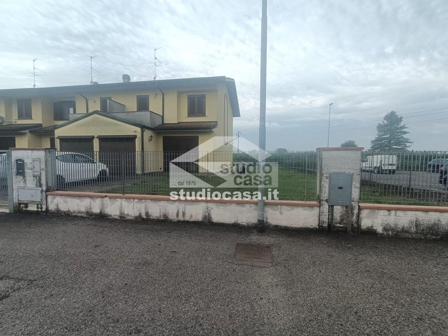 Villa a schiera di testa in vendita a Trigolo