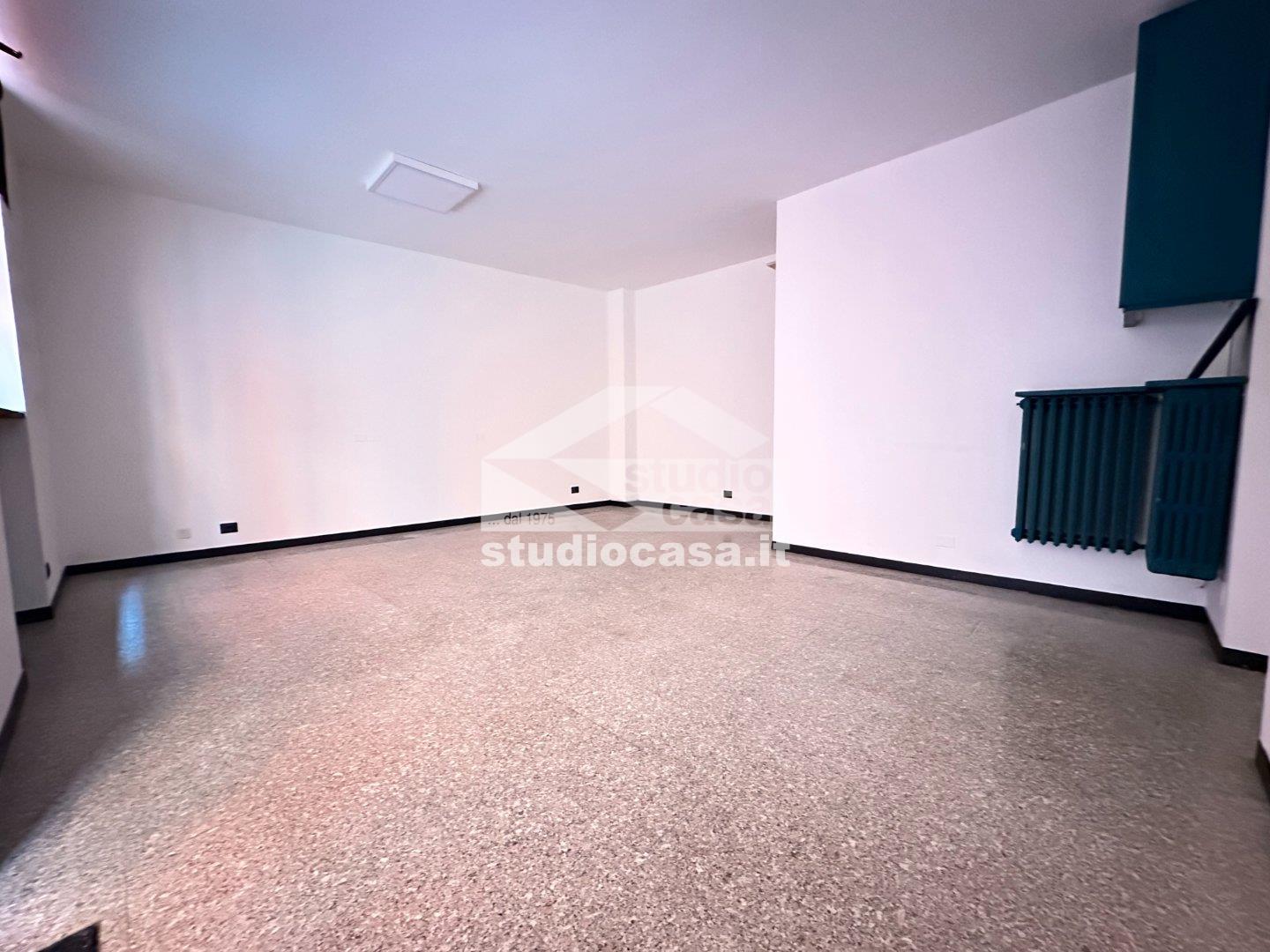 Negozio in vendita a Crema