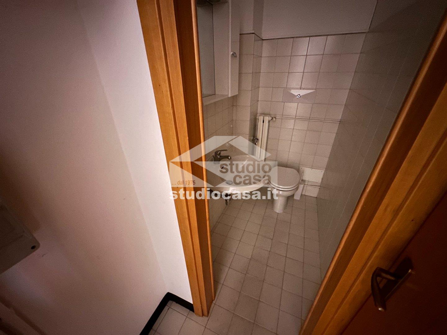 Negozio in vendita a Crema