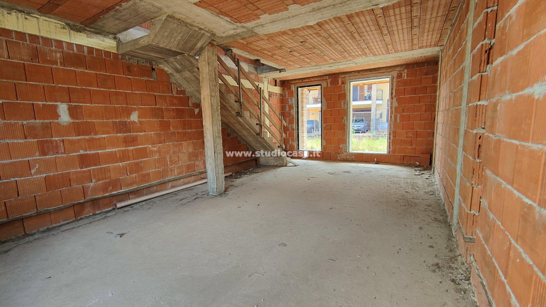 Villa a schiera di testa in vendita a Casaletto Ceredano