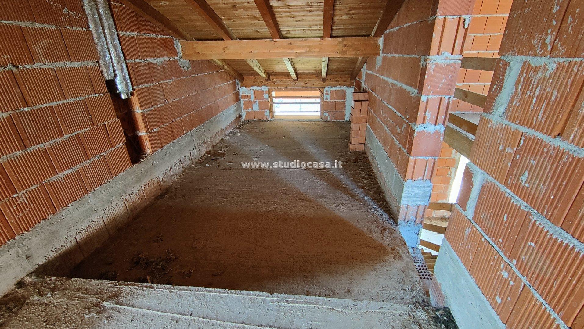 Villa a schiera di testa in vendita a Casaletto Ceredano