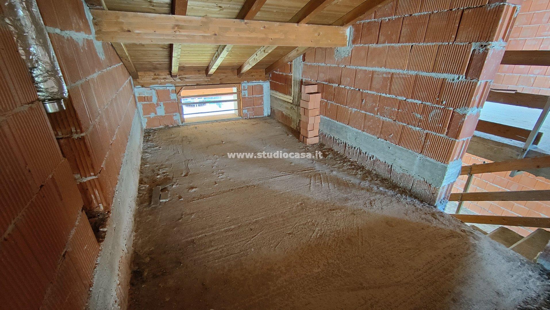 Villa a schiera di testa in vendita a Casaletto Ceredano