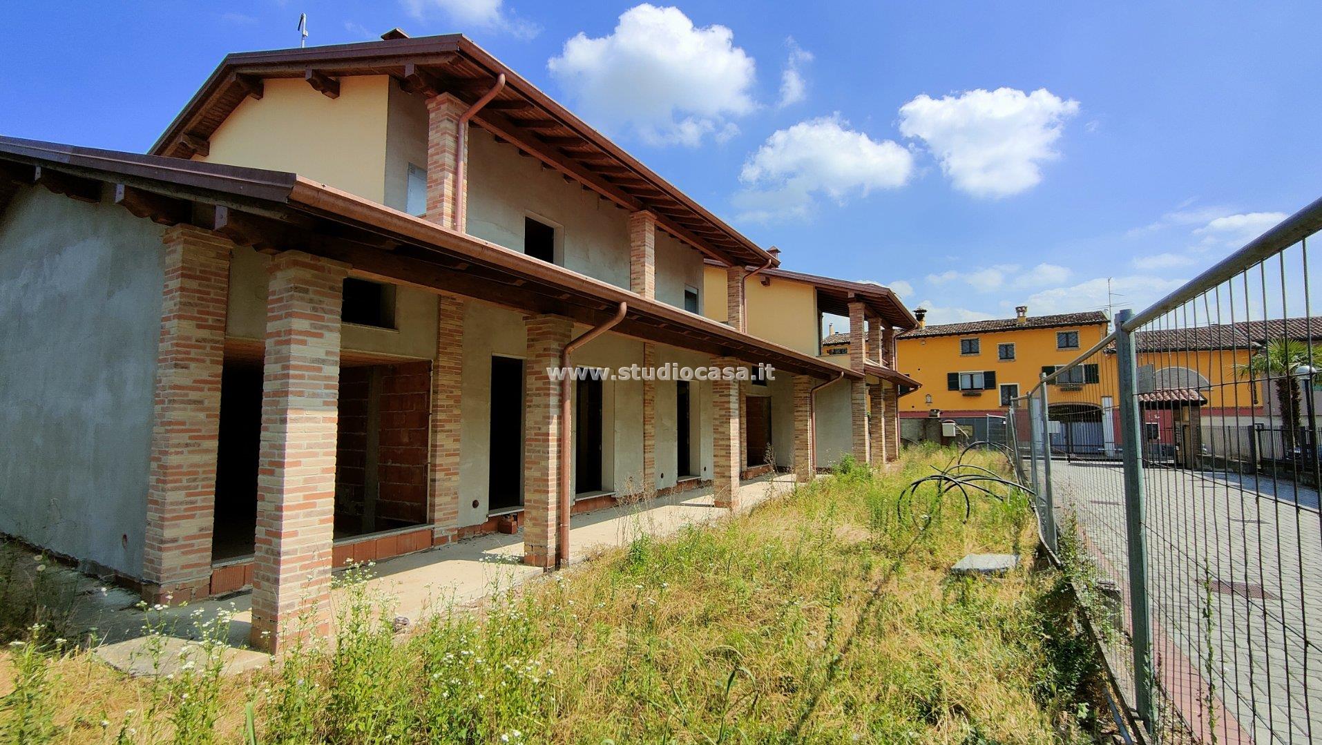 Villa a schiera di testa in vendita a Casaletto Ceredano