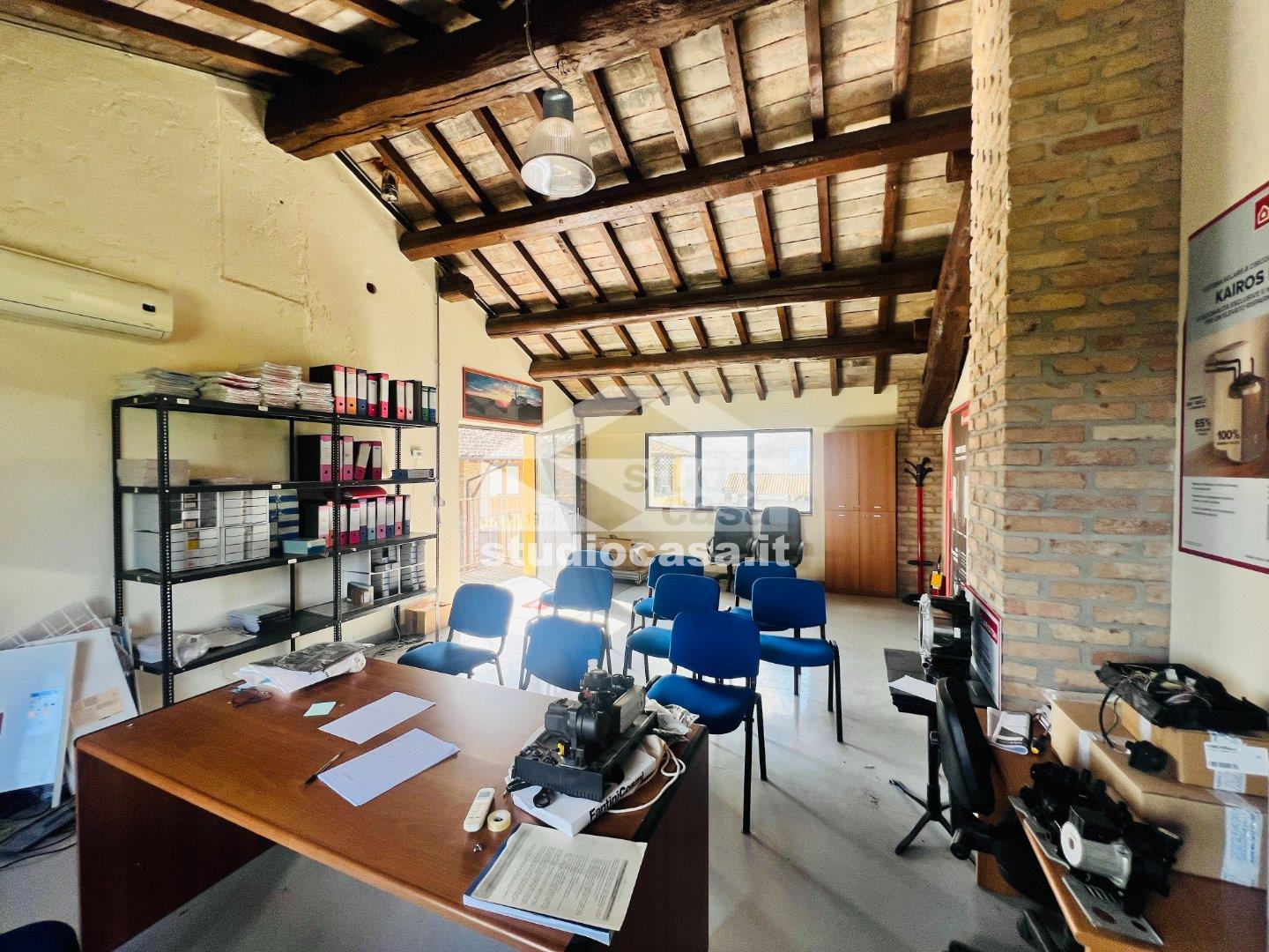 Ufficio in vendita a Vailate