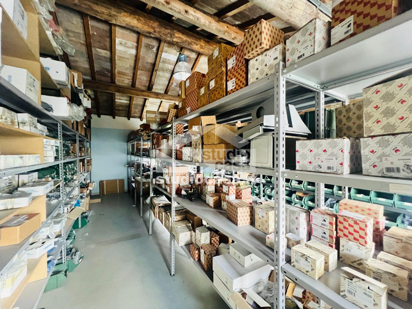 Ufficio in vendita a Vailate