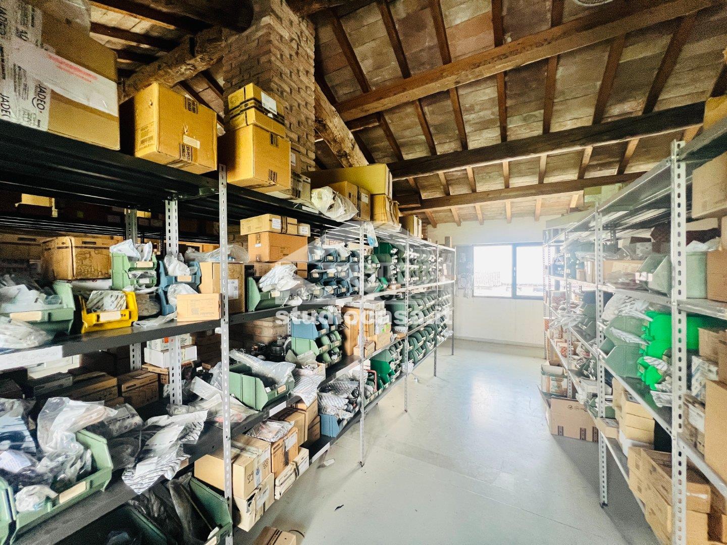 Ufficio in vendita a Vailate