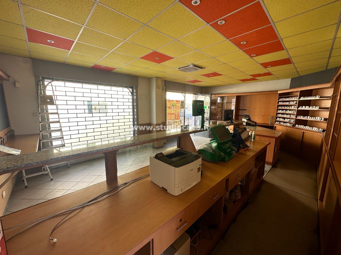 Negozio in vendita a Crema