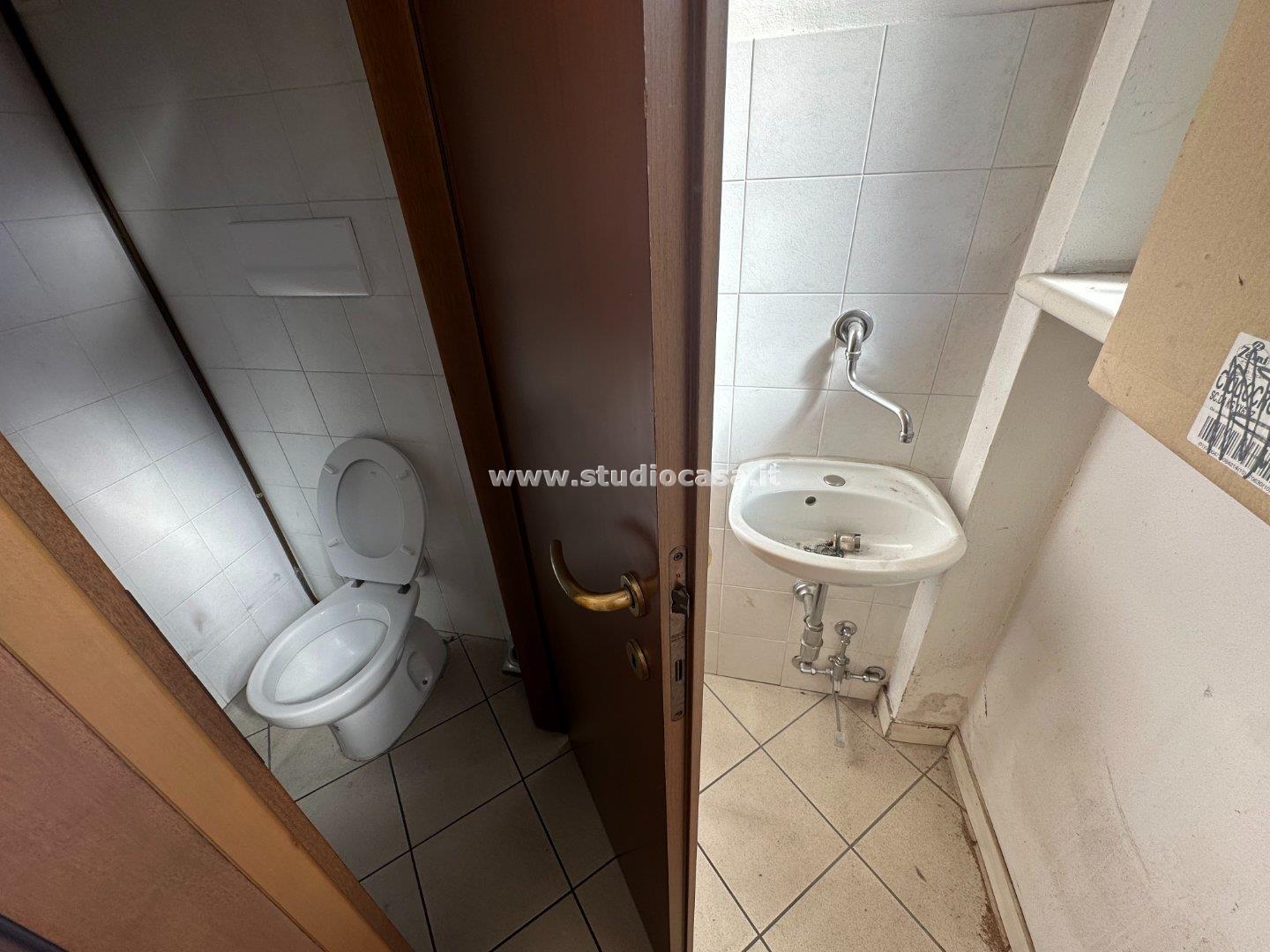 Negozio in vendita a Crema