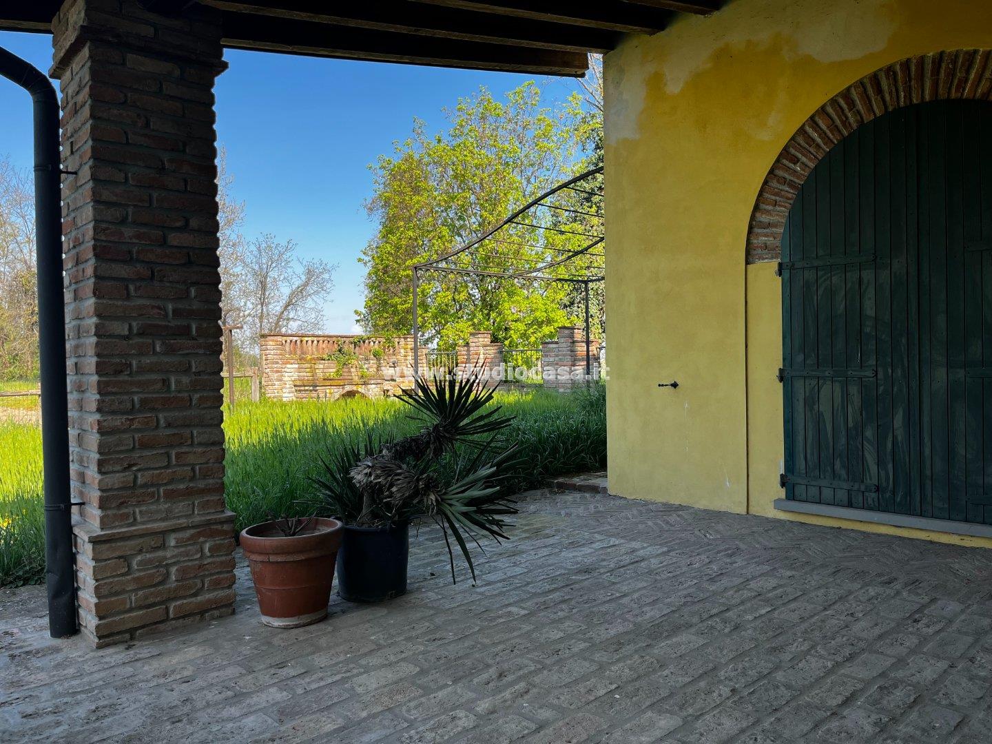 Casale in vendita a Gombito