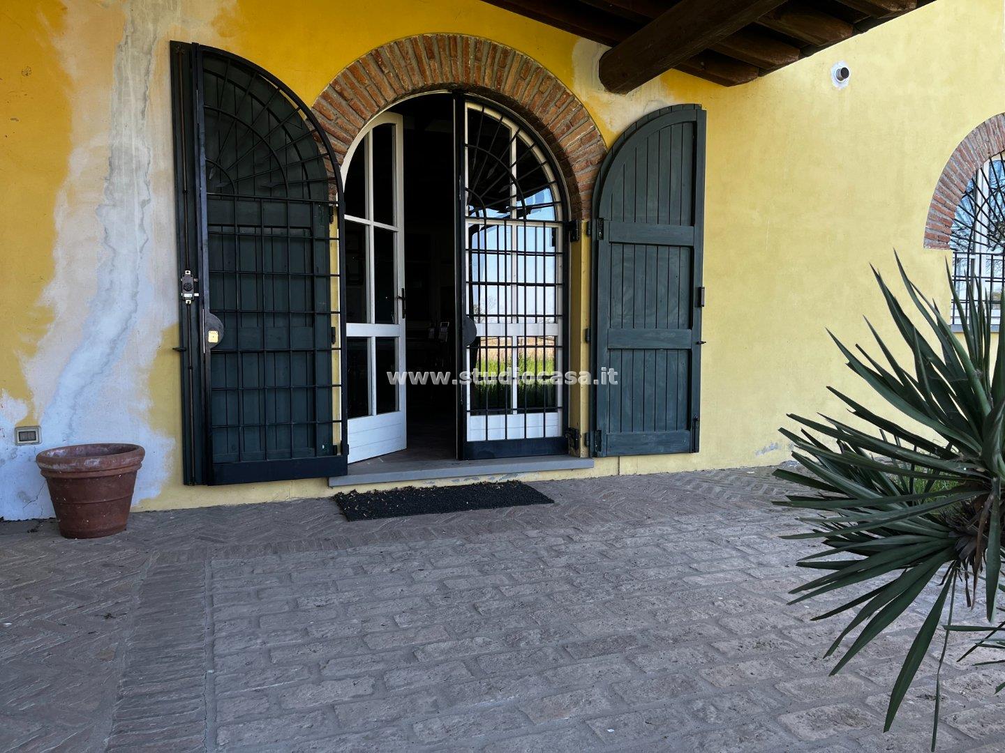 Casale in vendita a Gombito