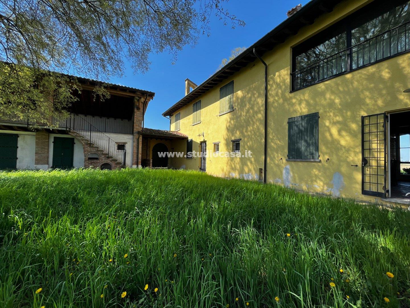 Casale in vendita a Gombito