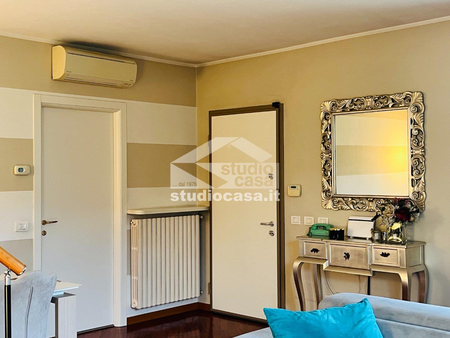 Villa a schiera di testa in vendita a Sergnano