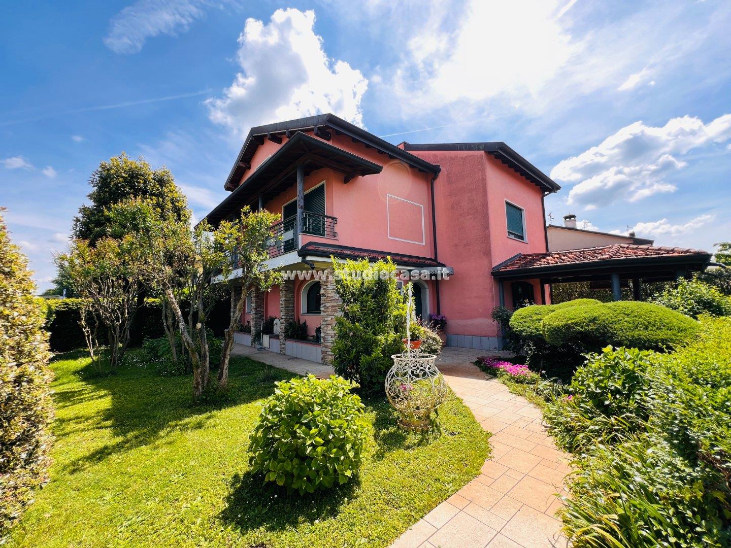 Villa Unifamiliare in vendita a Crema