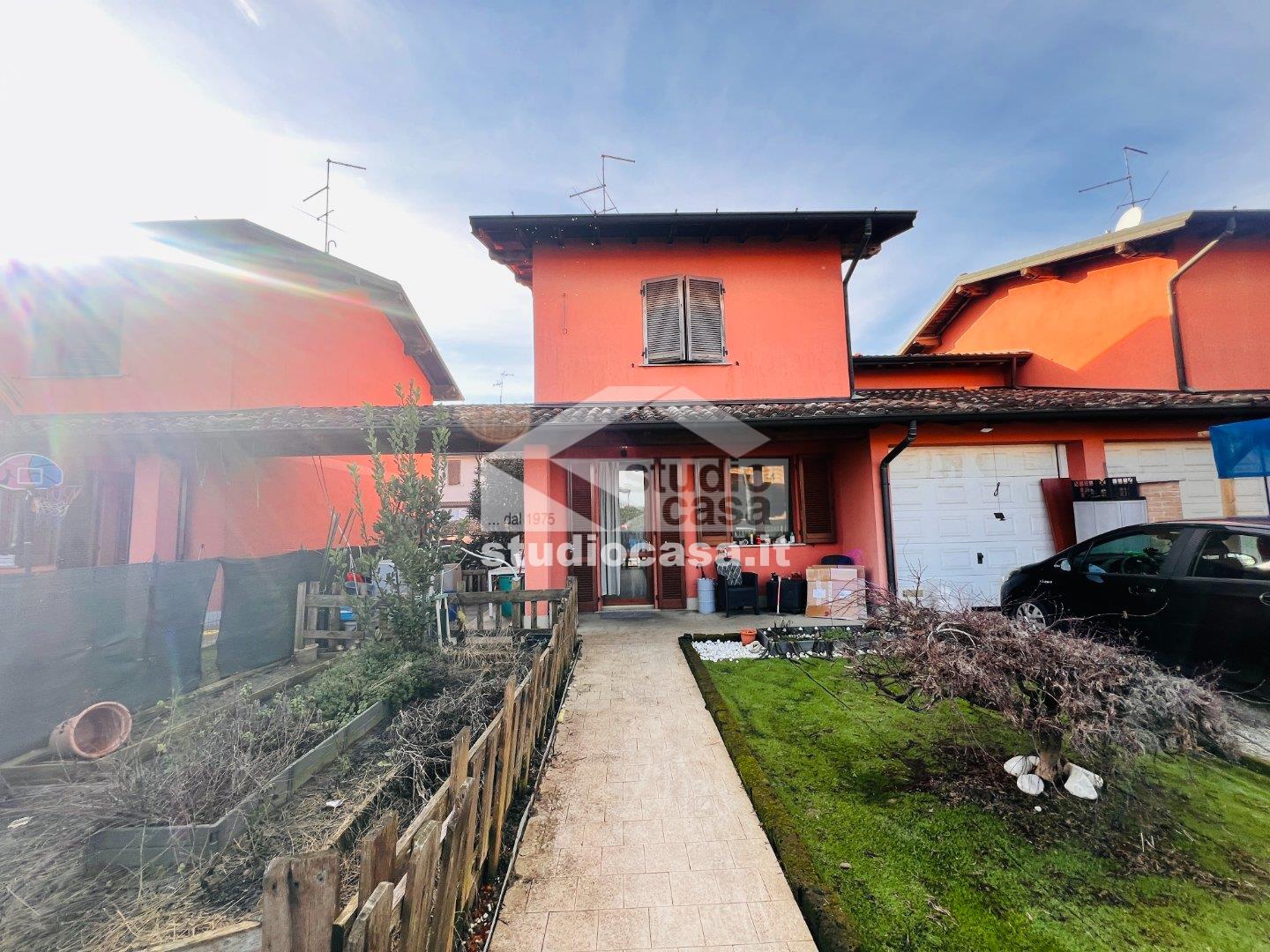 Villa Bifamiliare in vendita a Chieve