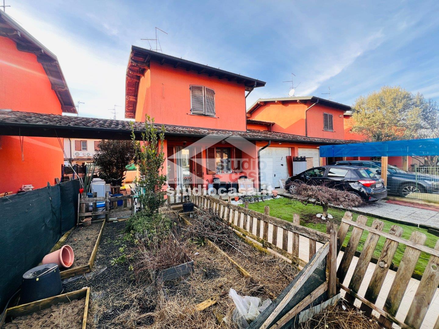 Villa Bifamiliare in vendita a Chieve