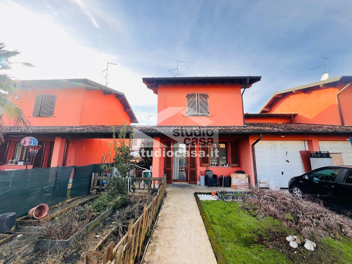 Villa Bifamiliare in vendita a Chieve