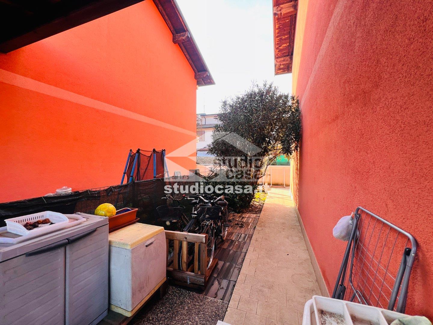 Villa Bifamiliare in vendita a Chieve