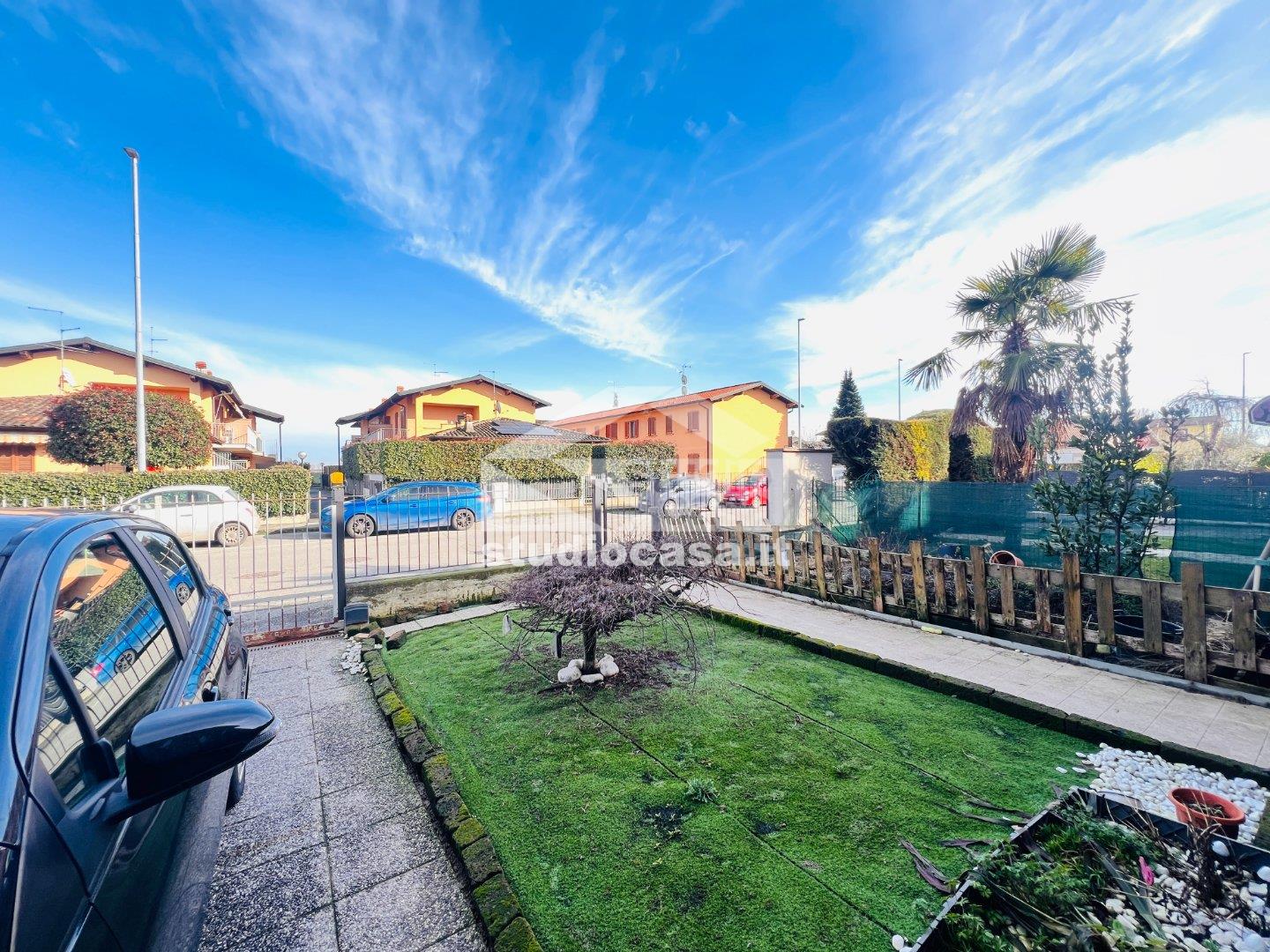 Villa Bifamiliare in vendita a Chieve