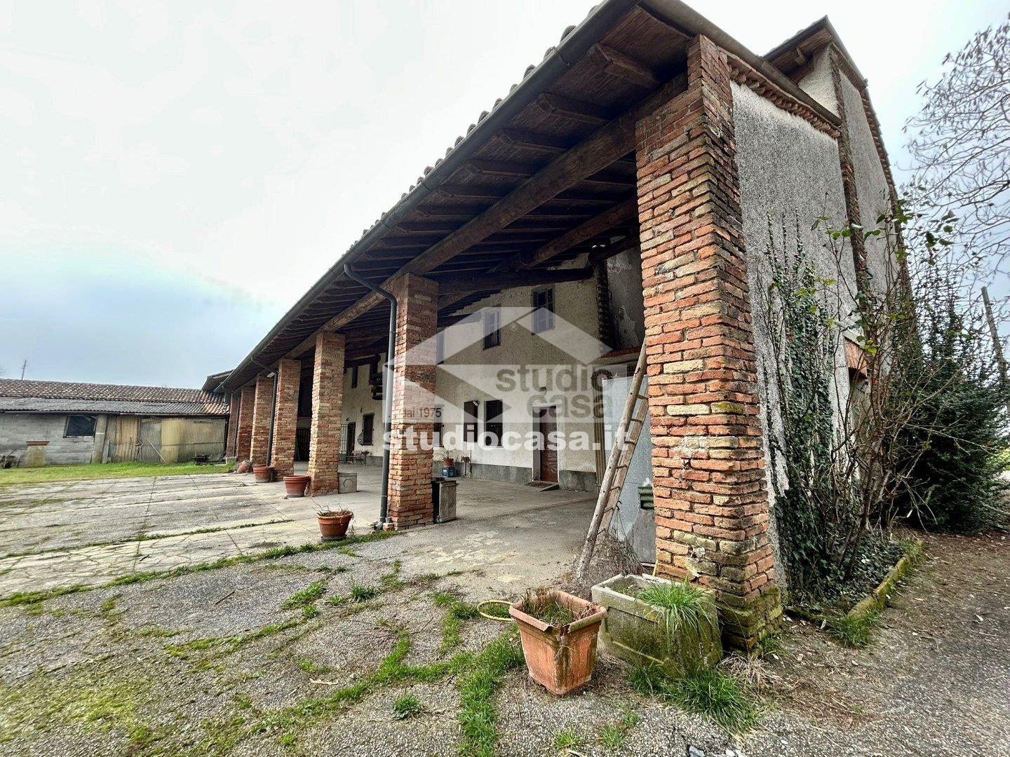 Cascina in vendita a Crema