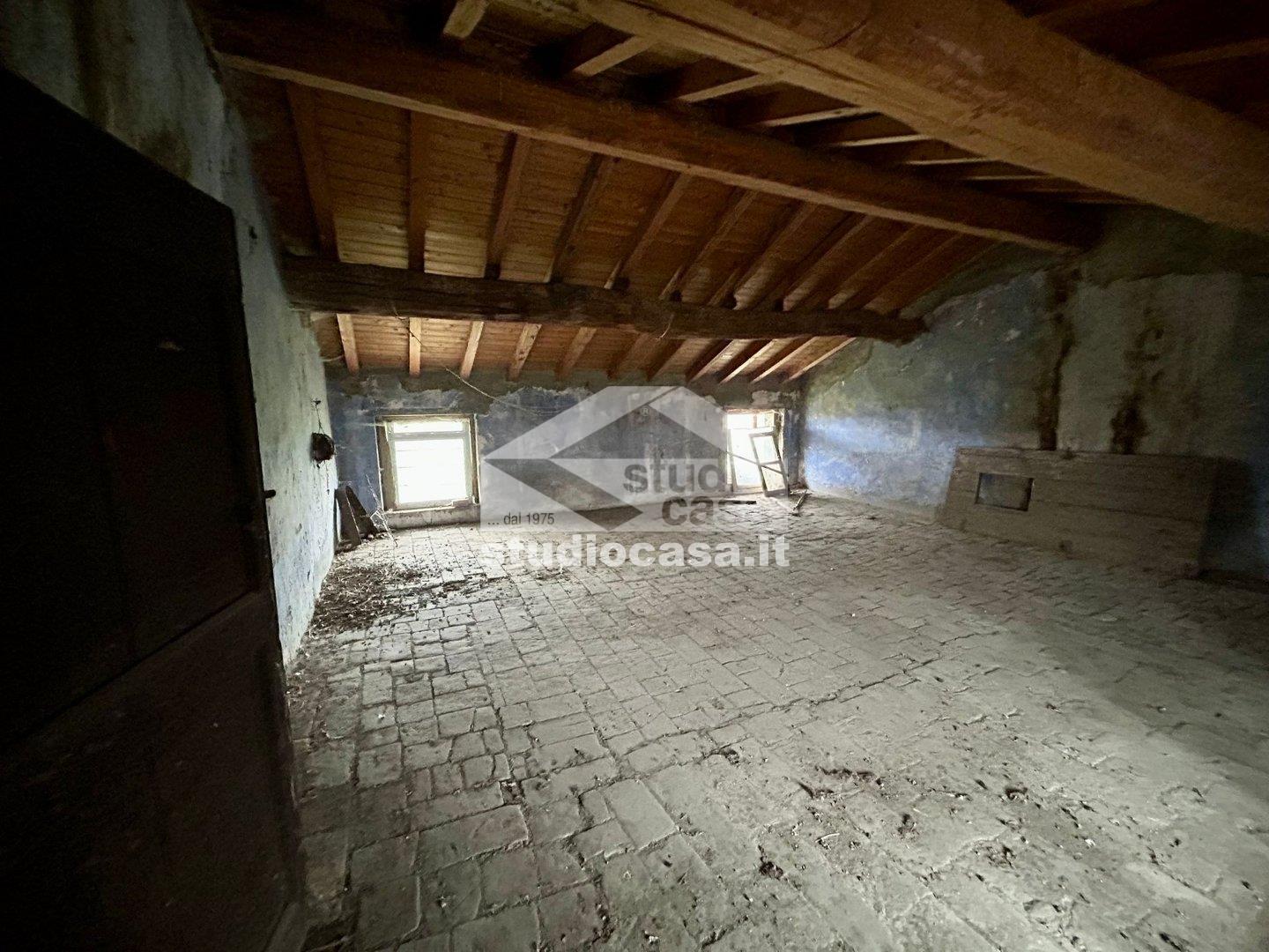 Cascina in vendita a Crema