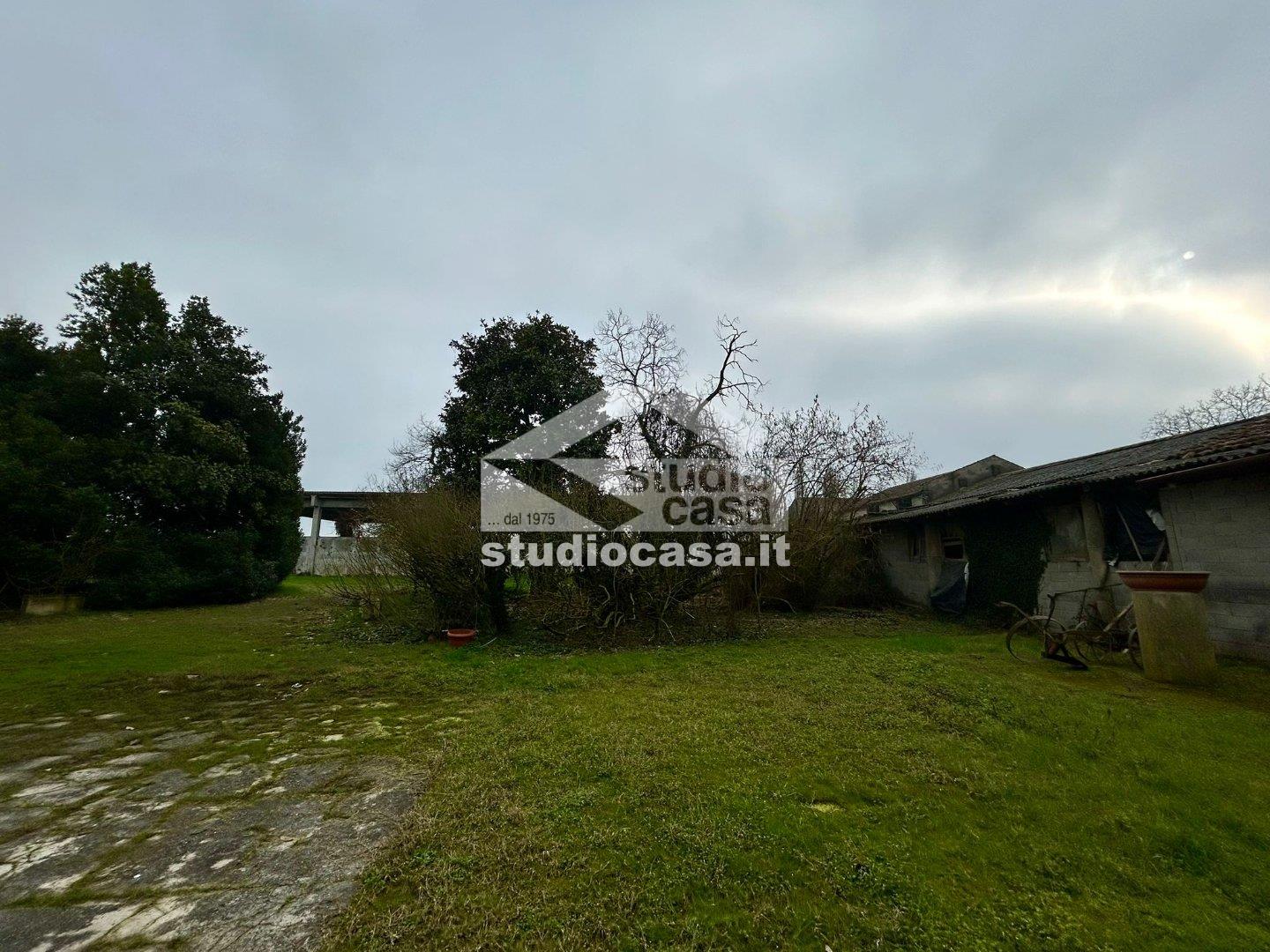 Cascina in vendita a Crema