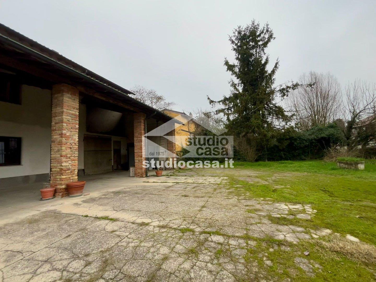 Cascina in vendita a Crema
