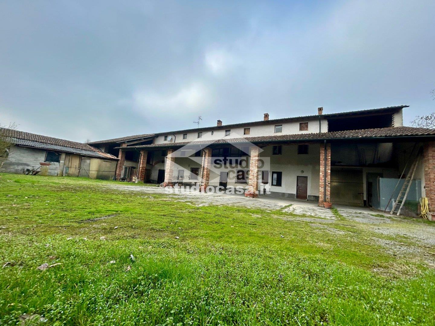 Cascina in vendita a Crema