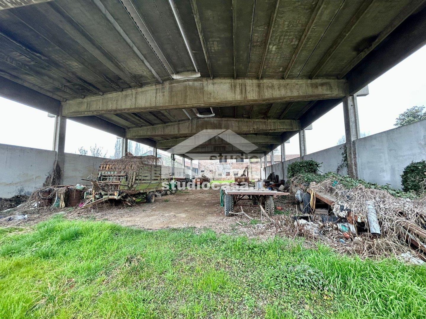 Cascina in vendita a Crema