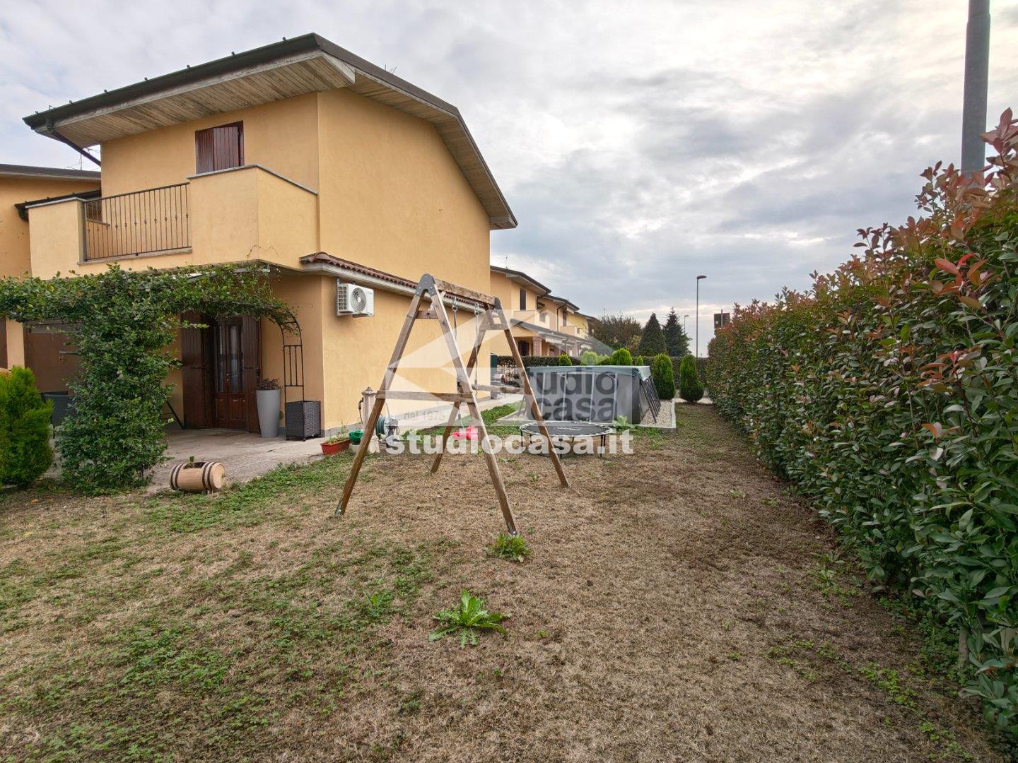 Villa Bifamiliare in vendita a Pandino