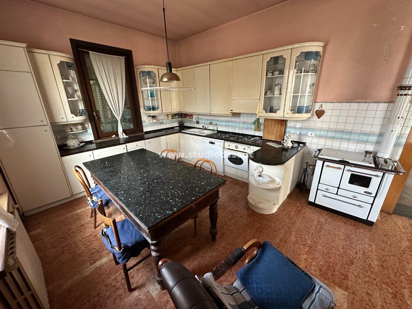 Villa Unifamiliare in vendita a Crespiatica