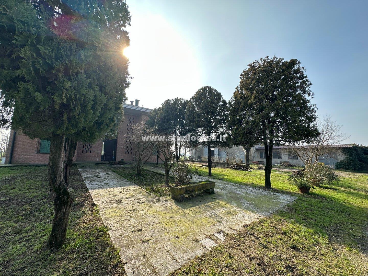 Villa Unifamiliare in vendita a Crespiatica