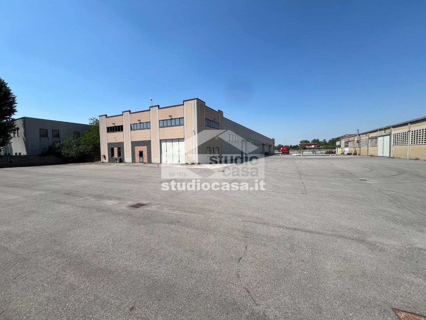 Magazzino in affitto a Monte Cremasco
